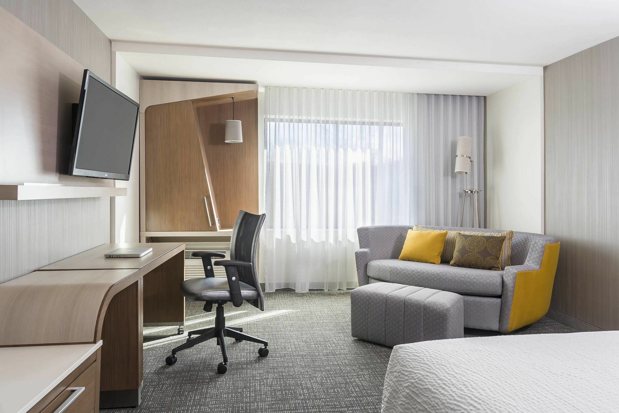 คอร์ตยาร์ด เวย์น แฟร์ฟิลด์ Hotel ภายนอก รูปภาพ